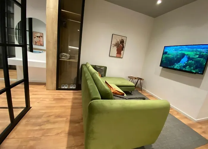 Cloud9 Apartments Bllok Area * Tirana